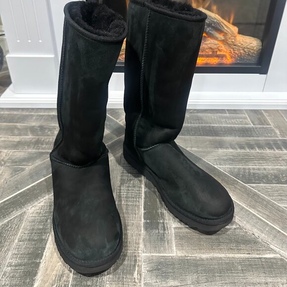 AUTHENTIC UGG Classic Tall Black Suede Shearling Boots – Women’s Size 9– Cozy - Picture 1 of 7